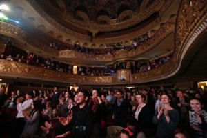 sala teatru aplauze