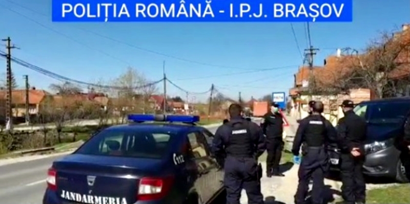 O Patrula De La Gruparea Mobila De Jandarmi Atacata Cu Bate Si Rangi De O Ceata De Tigani Ne Au Amenintat Ca Dau Foc La Cladirea Primariei Daca Nu Le Dam De Mancare